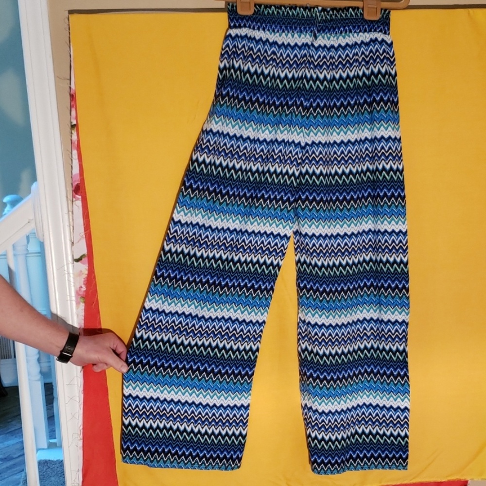 Fun and Flowing Pants 0027